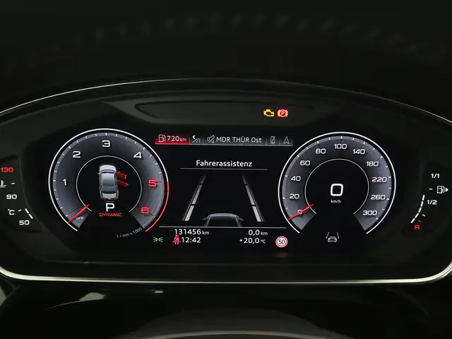 Audi A8 view 12