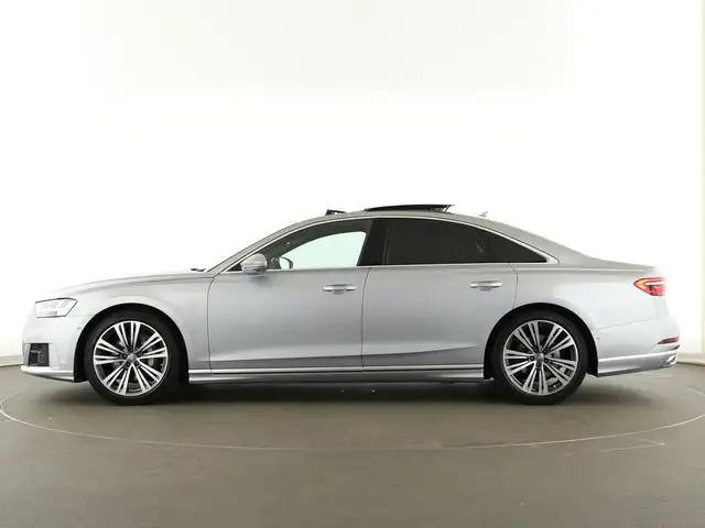 Audi A8 view 4