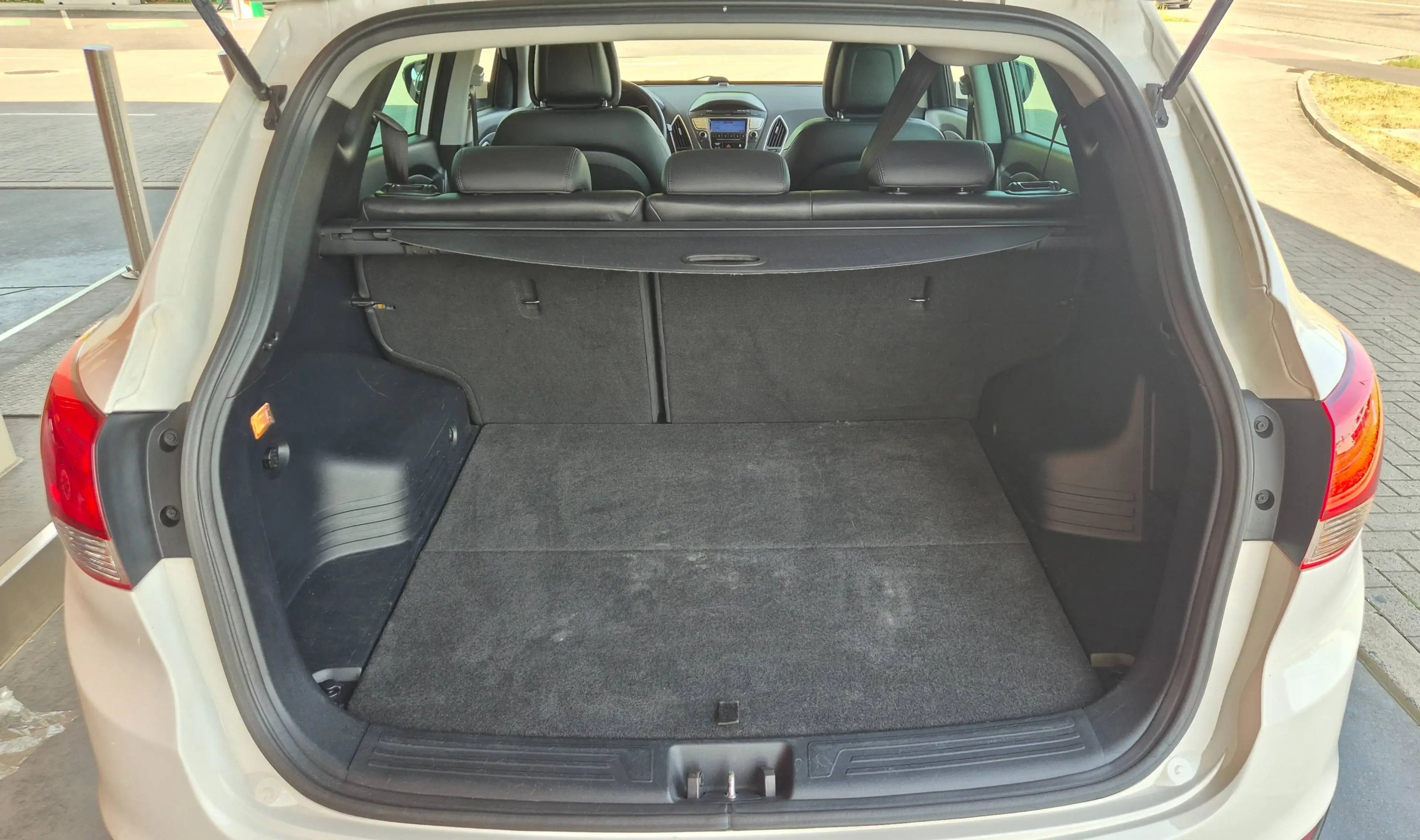 Hyundai iX35 iX35 1.6i 2WD Benzien - 1ST Eigenaar Full Servis boek  - Verkoop met Keurin Carpass & Garantie 12 maand — photo 12