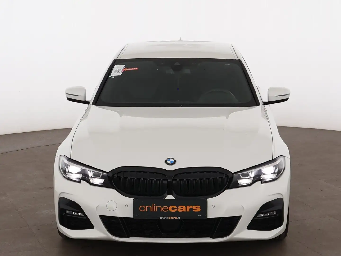 BMW 318 d Limousine M-Sport Aut LED LEDER NAVI SITZHZG Weiß - 2