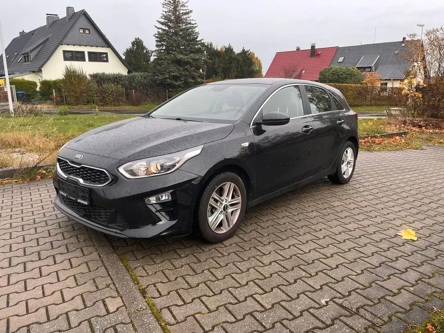 Kia Ceed / cee'd Ceed 1.5T DCT Vision Navi Komfort 16"/S.heiz/PDC Schwarz - 1