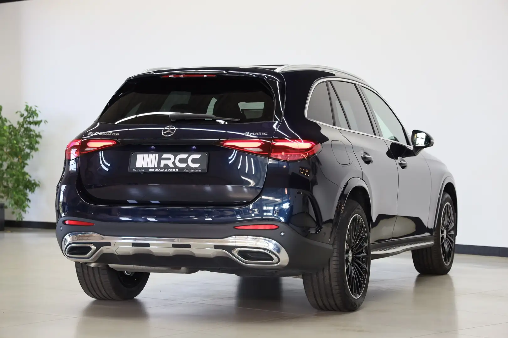 Mercedes-Benz GLC 300 de 4M AMG Premium 20" PANORAMA 360°cam Distronic Blauw - 2