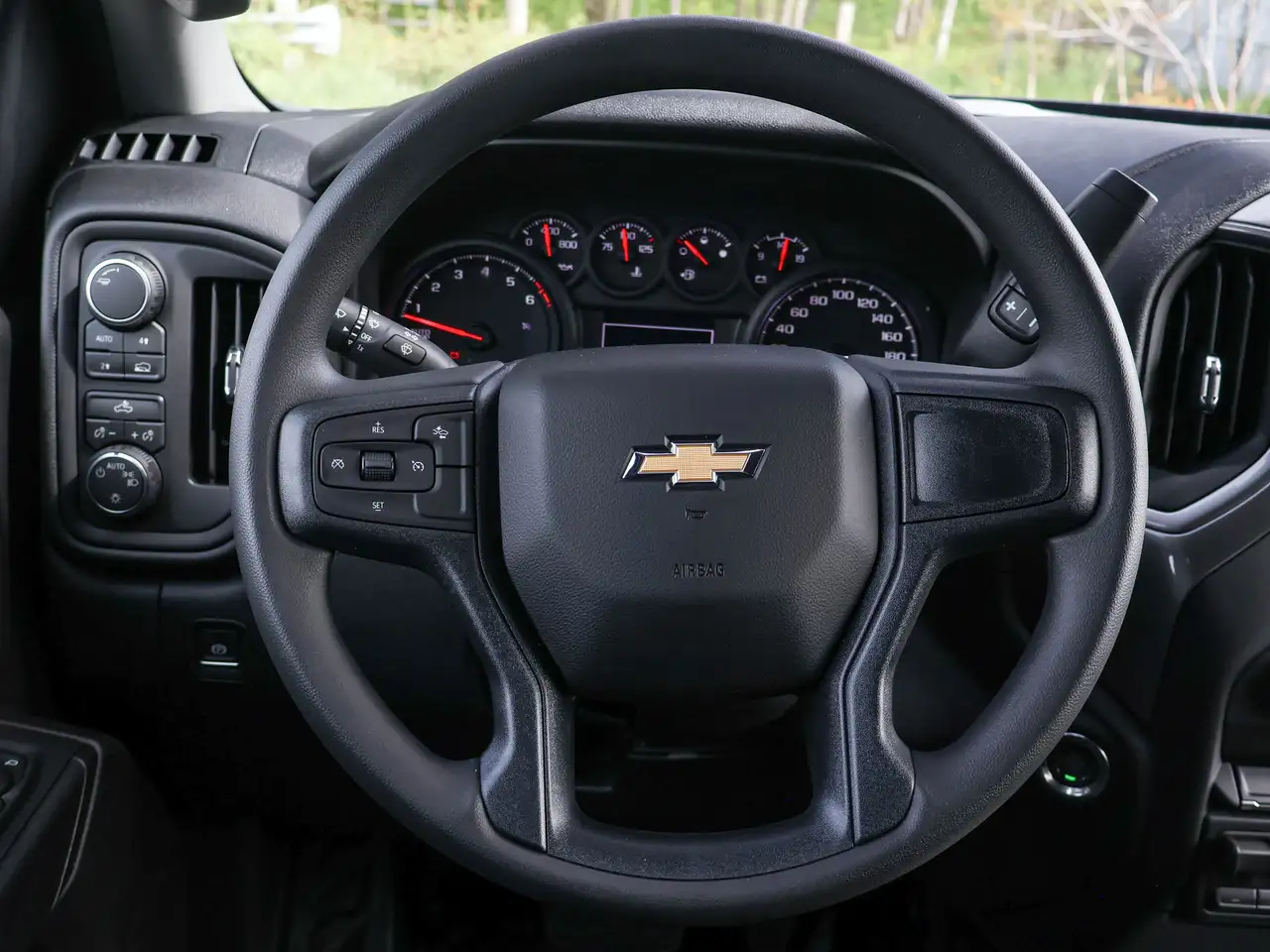 Chevrolet Silverado 1500 снимка Chevrolet Silverado 1500