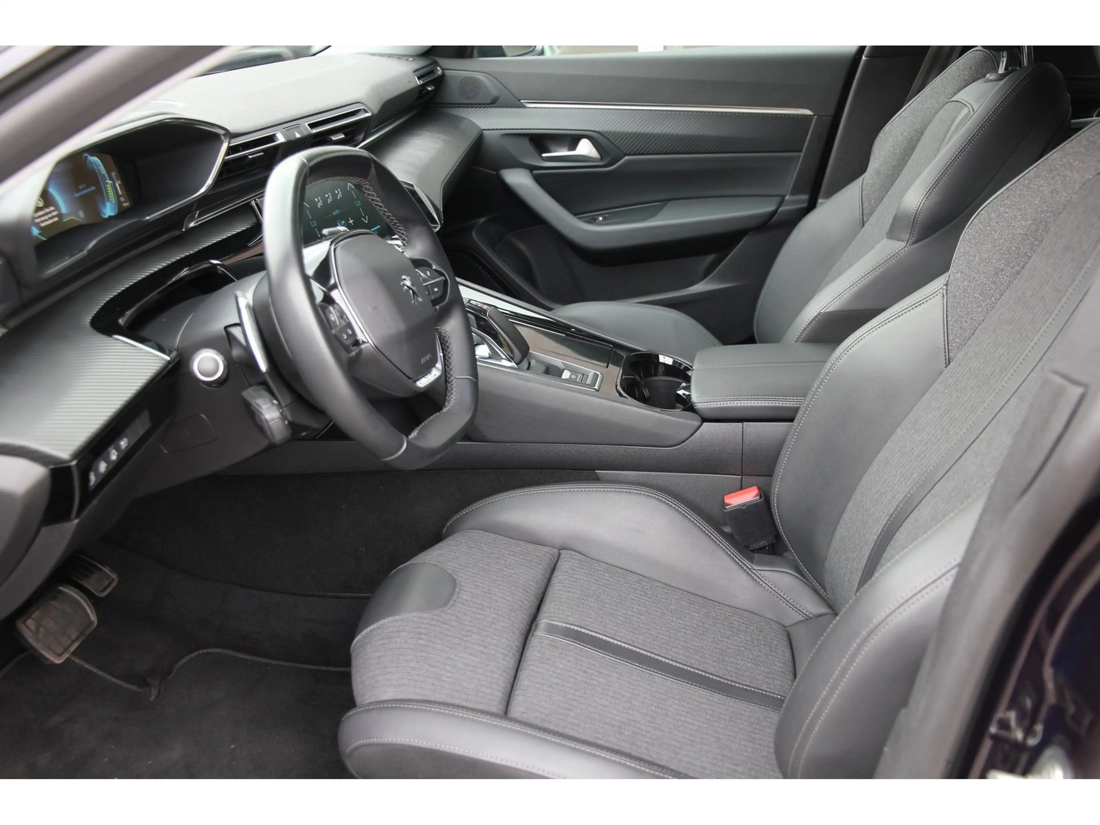 Peugeot 508 SW Allure Pack Hybrid 225 e-EAT8 Navi AHK — photo 12