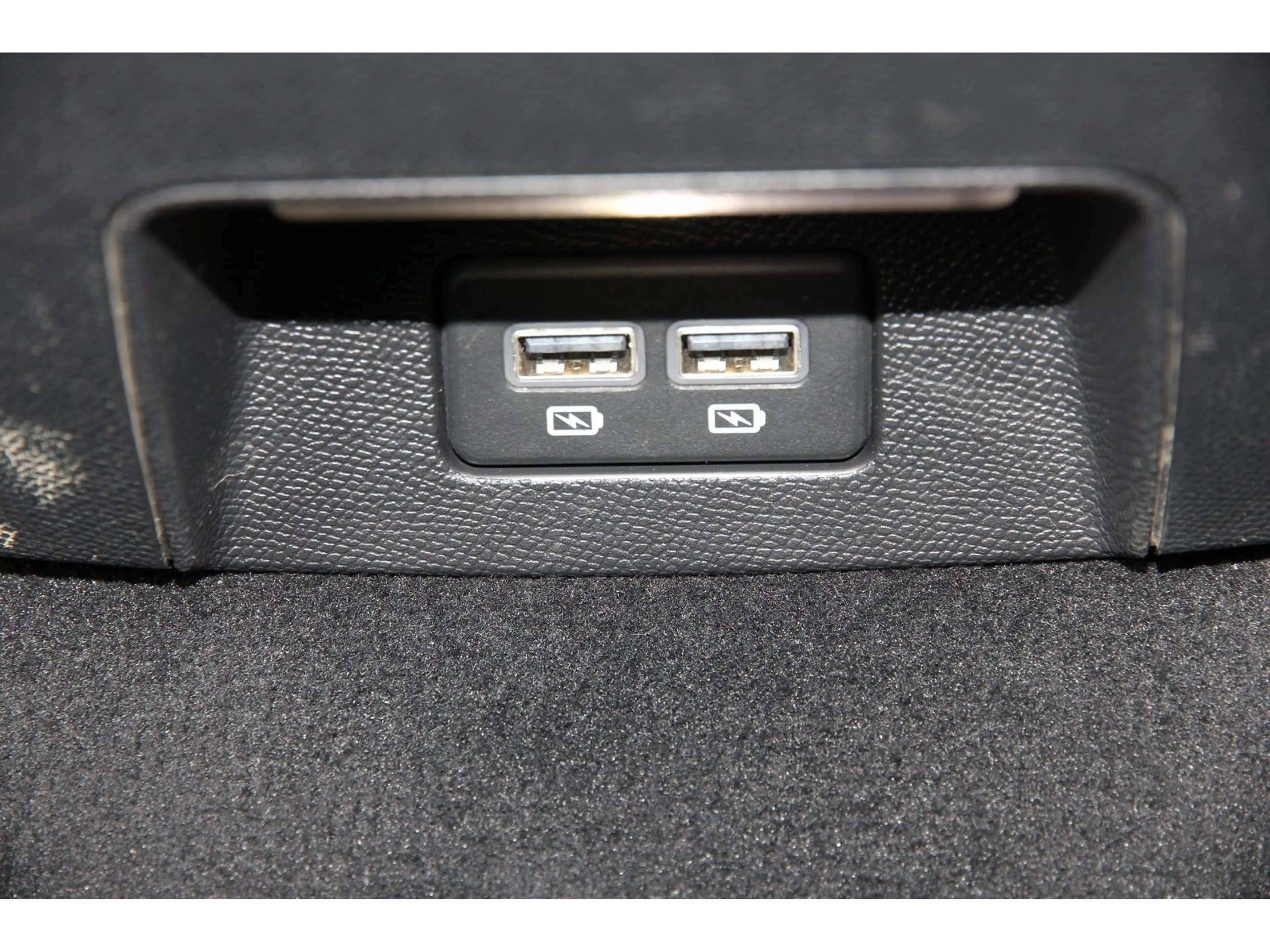 Peugeot 508 SW Allure Pack Hybrid 225 e-EAT8 Navi AHK — photo 11