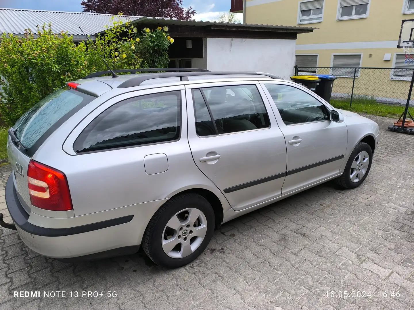 Skoda Octavia Octavia 2.0 FSI Elegance 4x4 Silber - 2