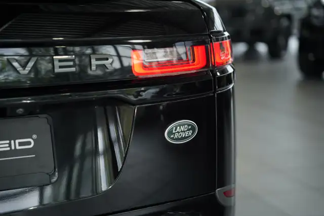 Land Rover Range Rover Velar view 13