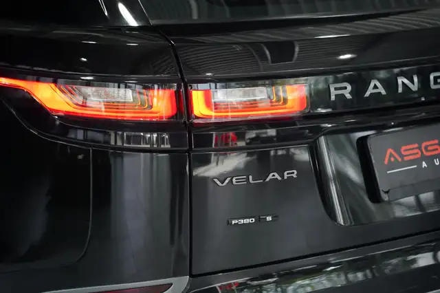 Land Rover Range Rover Velar view 11