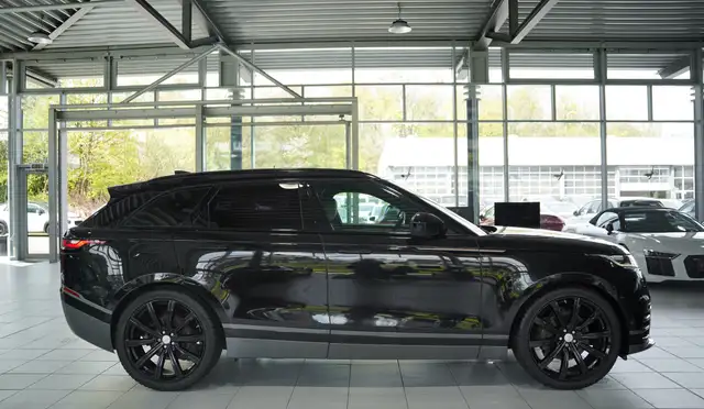 Land Rover Range Rover Velar view 6
