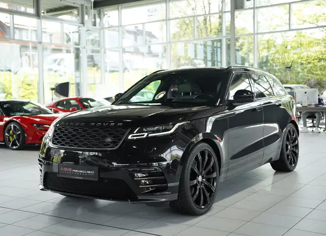 Land Rover Range Rover Velar view 4