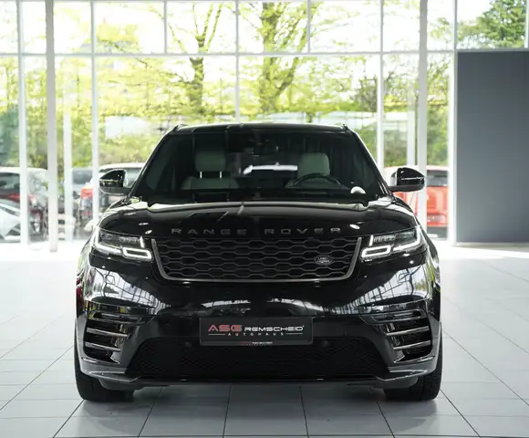 Land Rover Range Rover Velar view 3