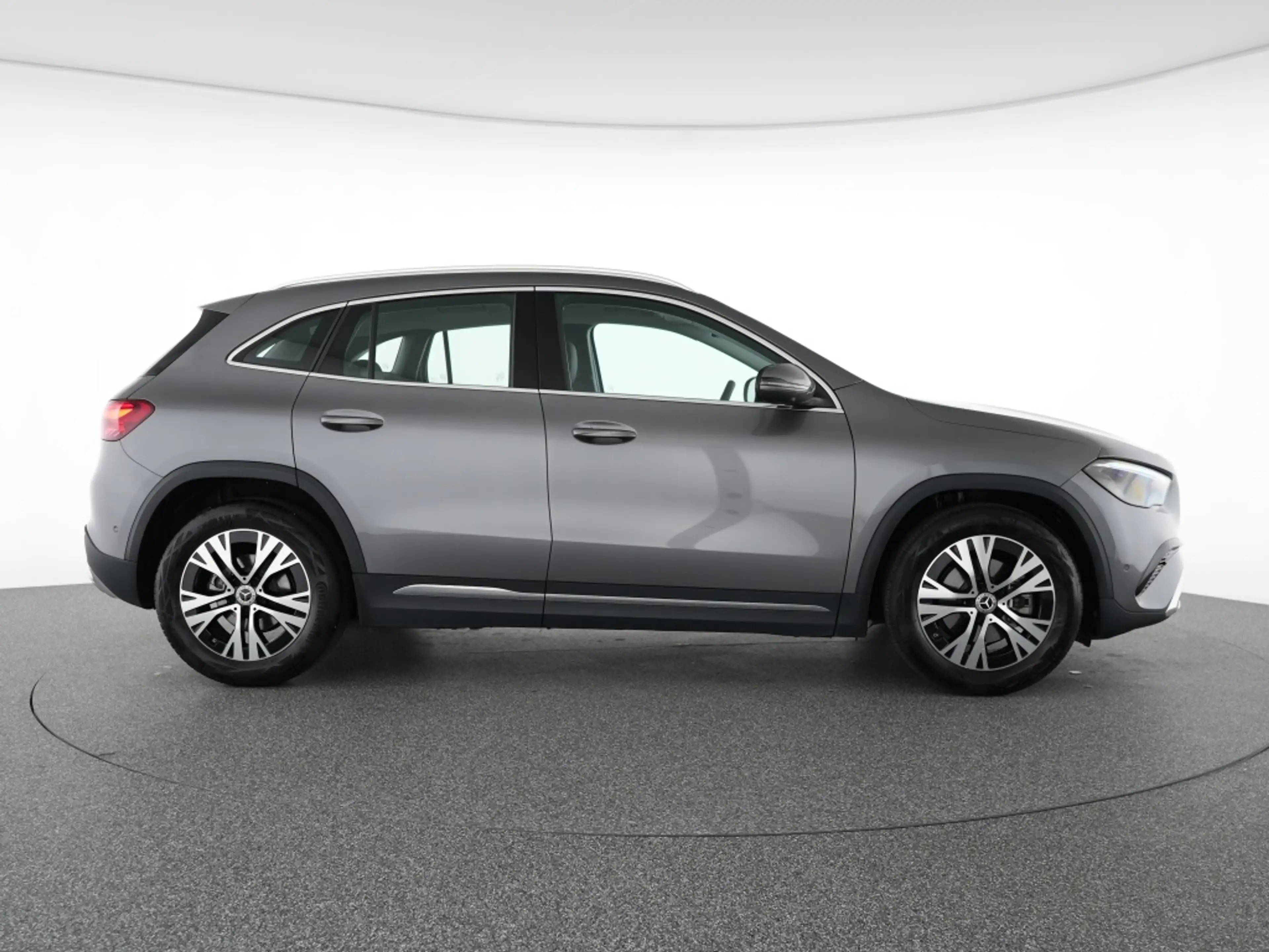 Mercedes-Benz GLA 200 Progressive Advanced+ 360° Navi LED — photo 5
