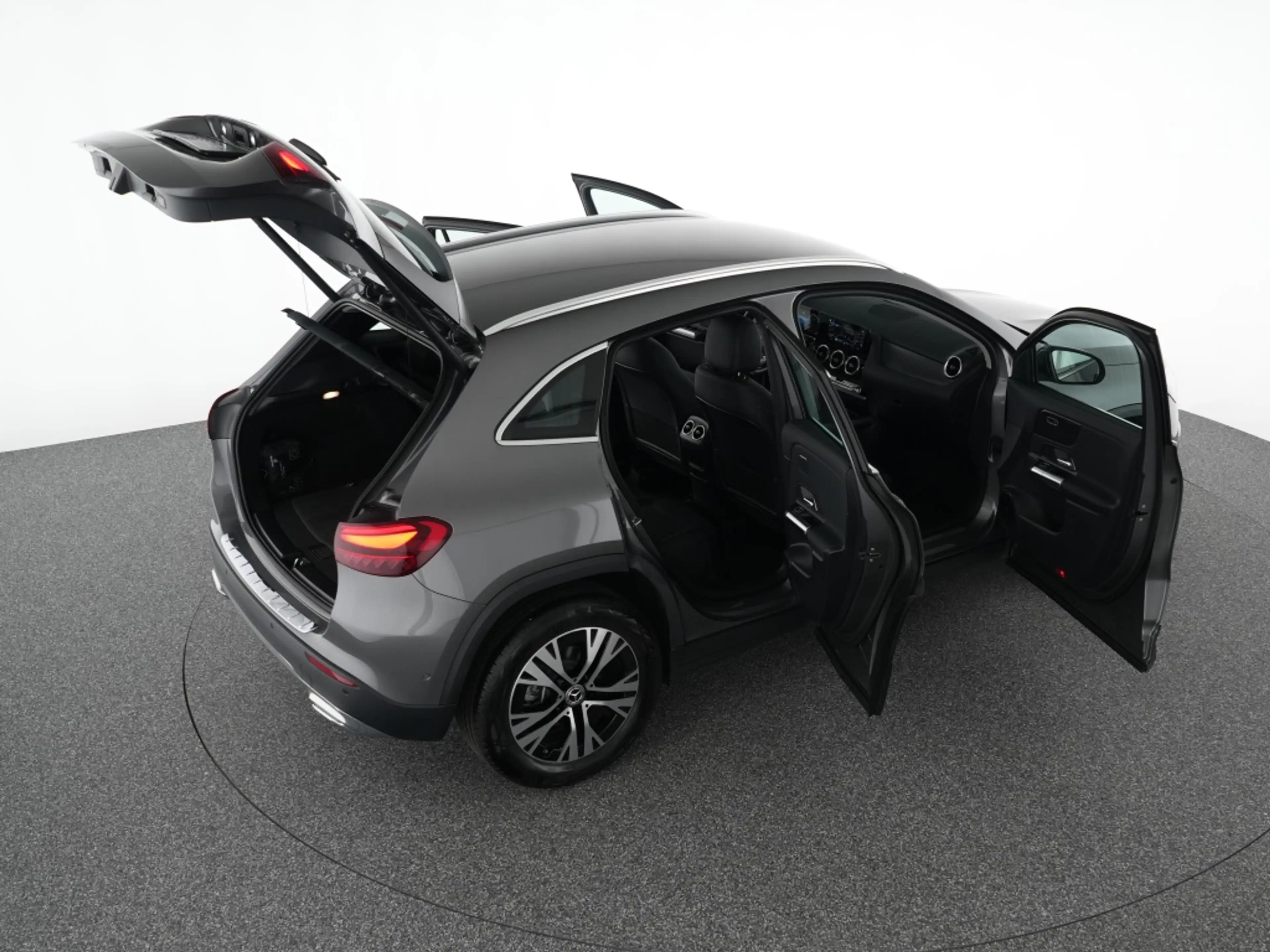 Mercedes-Benz GLA 200 Progressive Advanced+ 360° Navi LED — photo 13