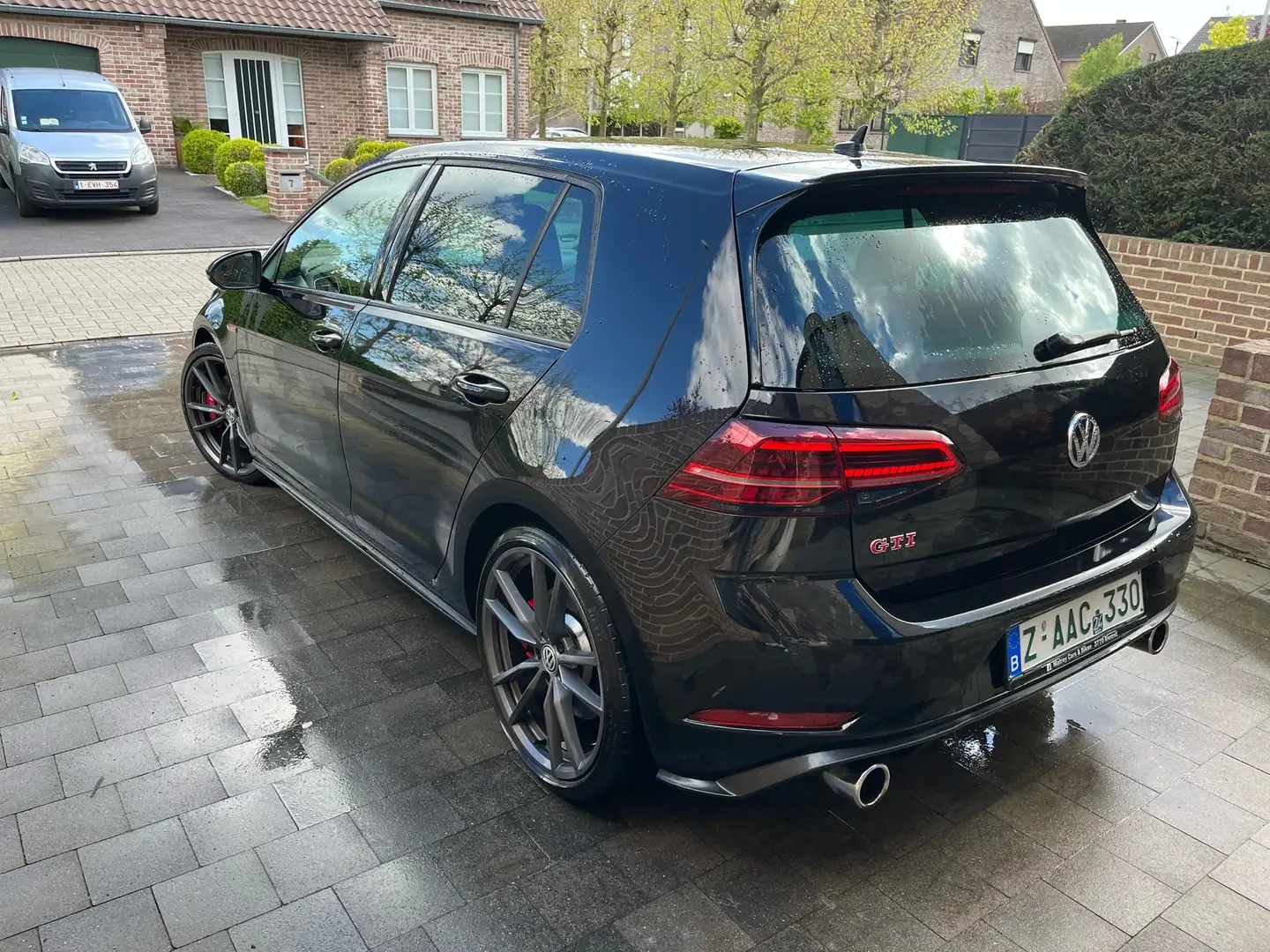 Volkswagen Golf GTI 2.0 TSI OPF DSG *19inchR32velgen*adaptivelights* Noir - 2