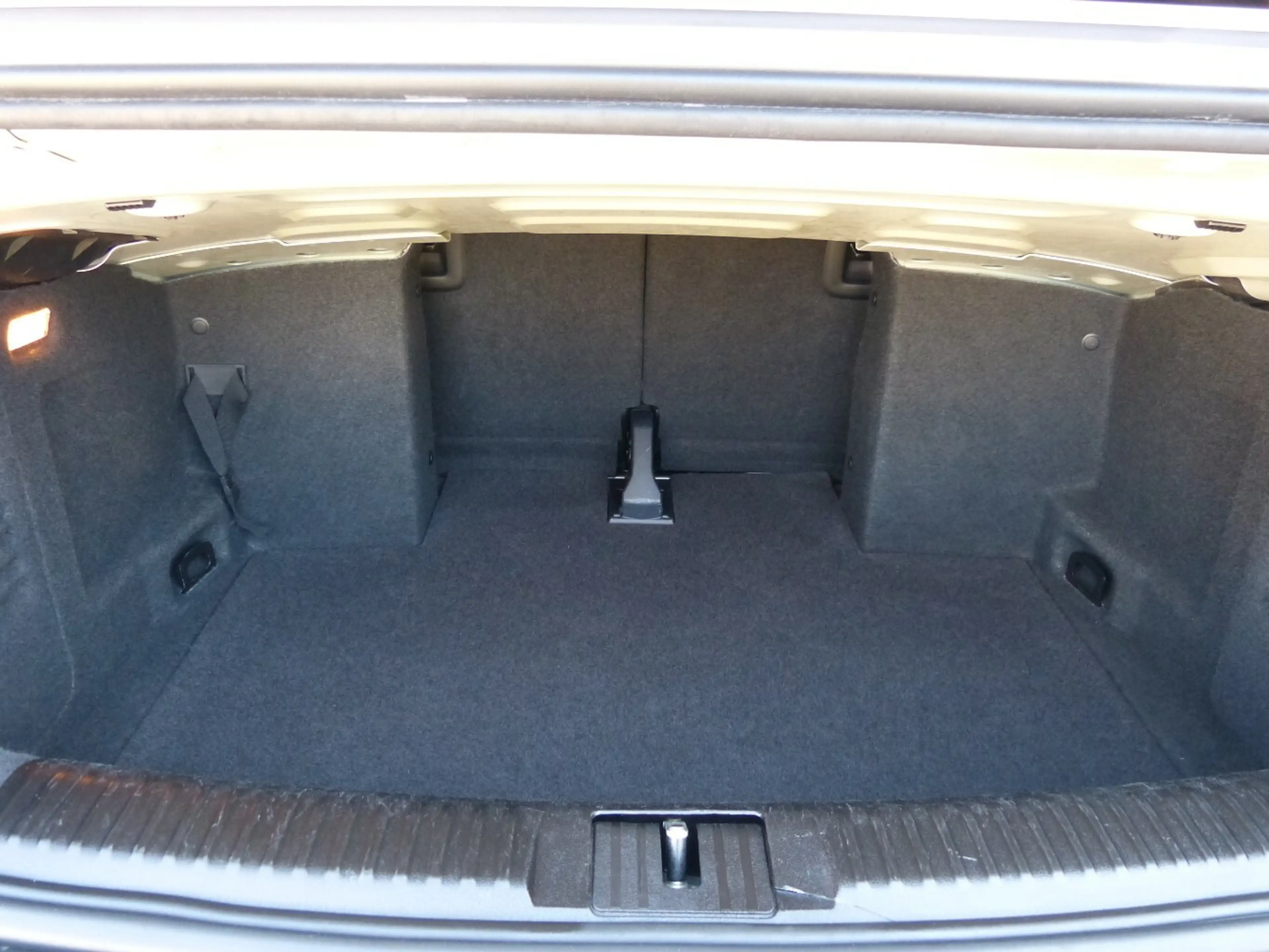 Volkswagen Golf Cabriolet 2.0 TDI BMT [PDC/SHZ/AHK/ALU] — photo 14