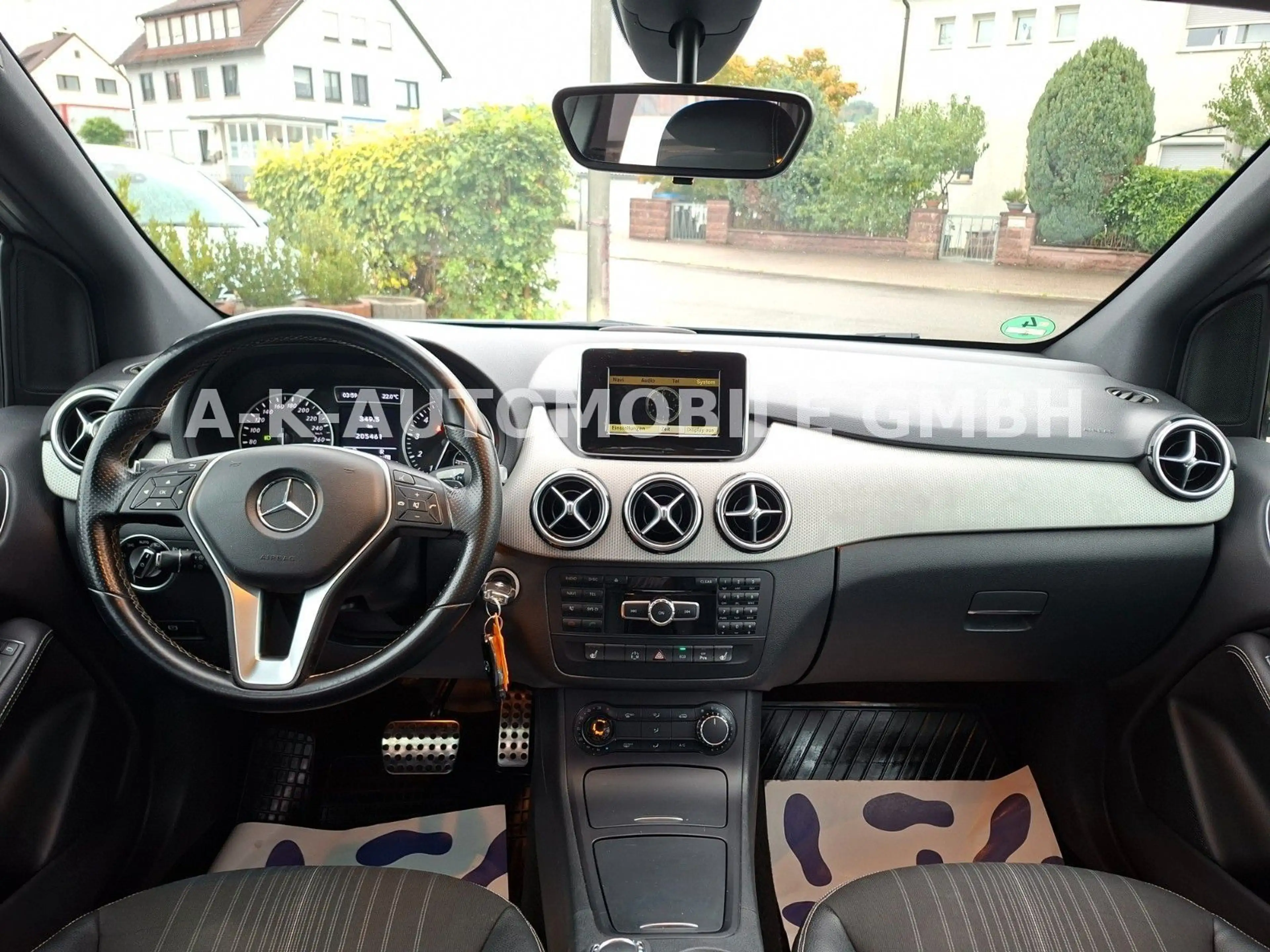 Mercedes-Benz B 200 Sports Tourer Automatik — photo 15