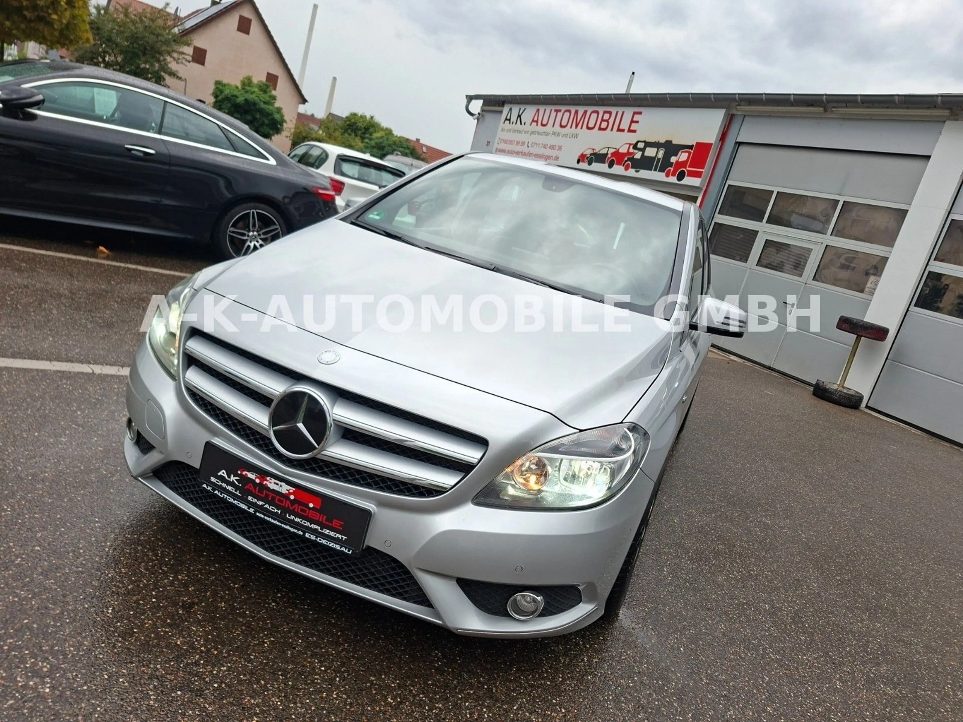 Mercedes-Benz B 200 Sports Tourer Automatik — photo 2