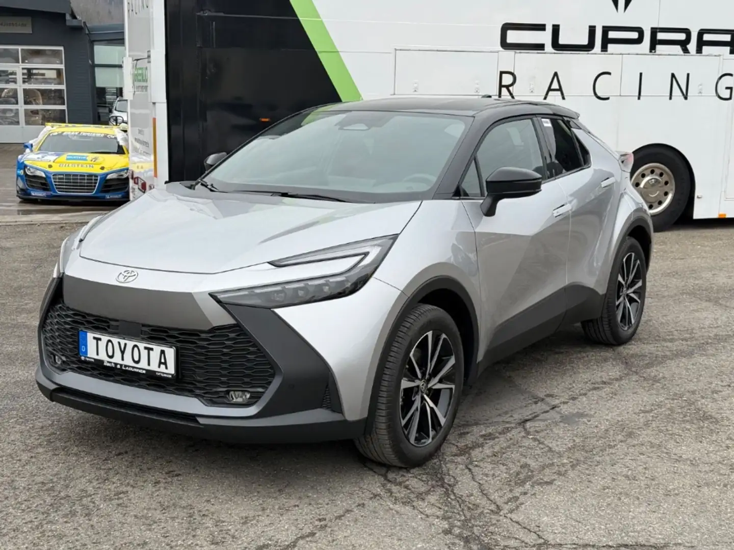 Toyota C-HR Plug-In Hybrid FWD Team Deutschland Silber - 1