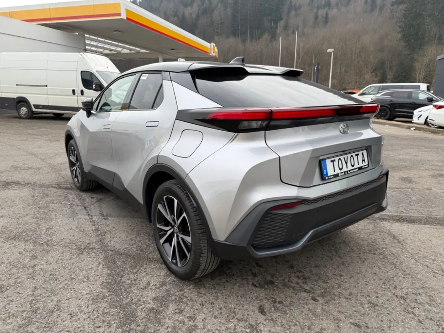 Toyota C-HR Plug-In Hybrid FWD Team Deutschland Silber - 2
