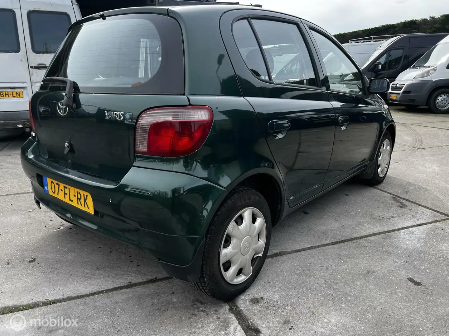 Toyota Yaris 1.0-16V VVT-i Luna Groen - 2