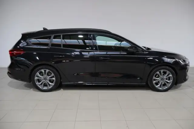 Ford Focus view 6