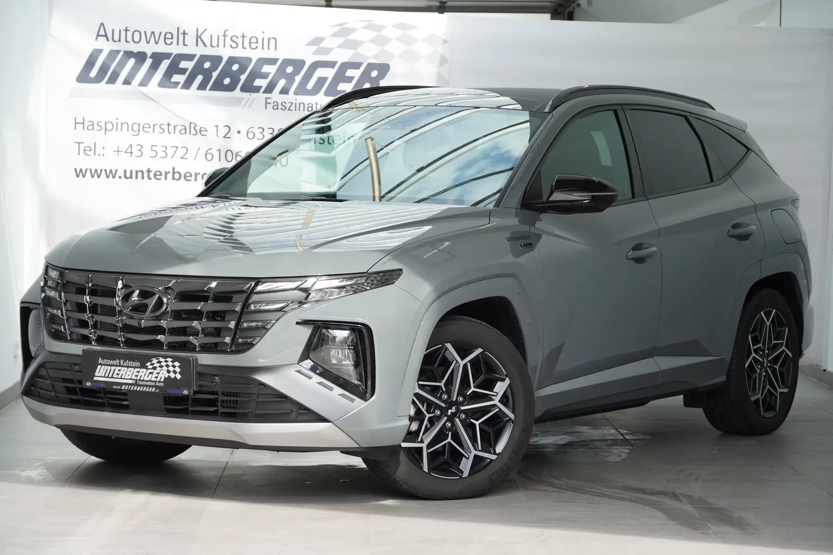 Hyundai TUCSON N-Line 1,6 T-GDi Plug-in-Hybrid 4WD AT Grau - 1