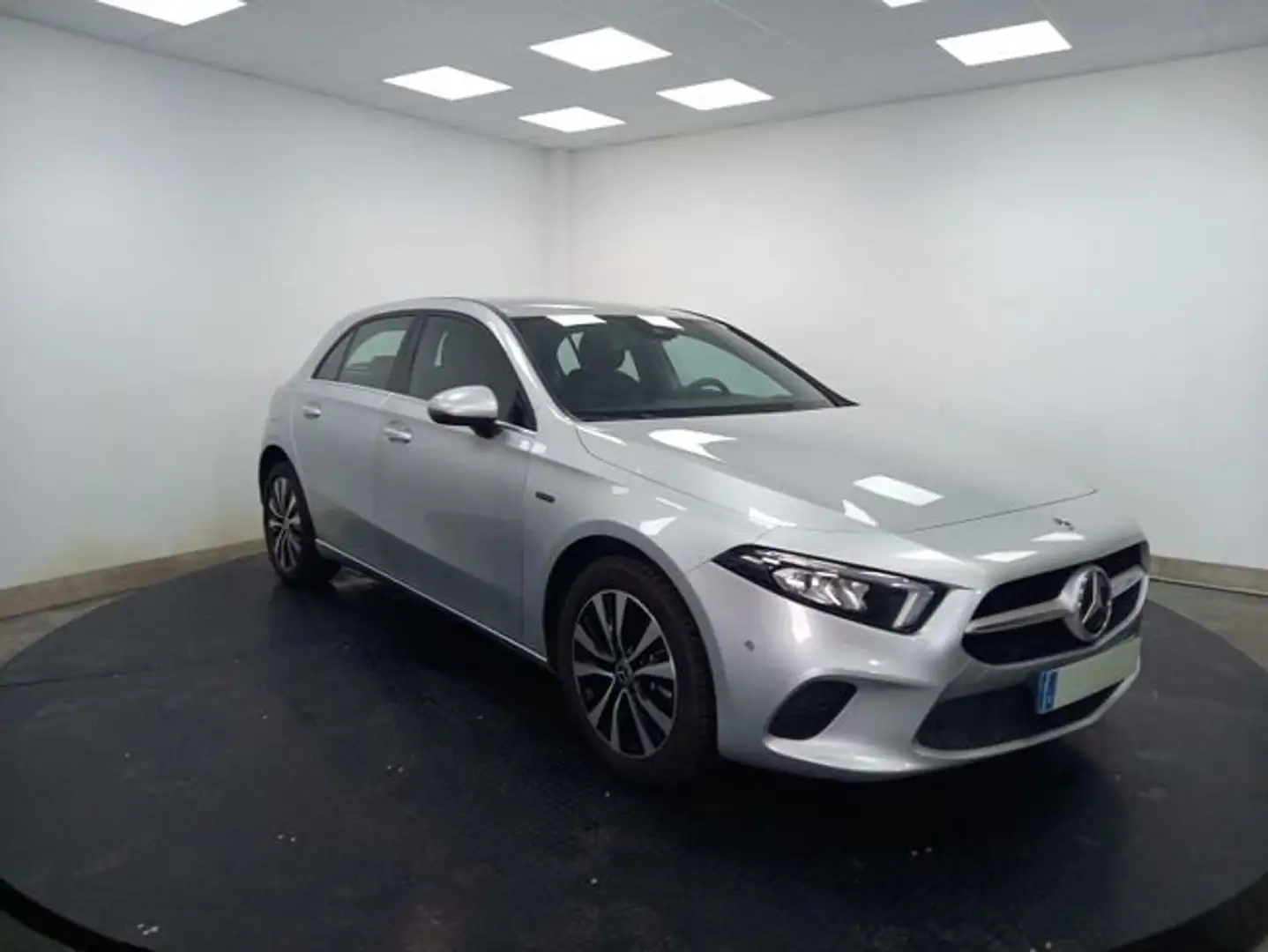 Mercedes-Benz A 250 E PHEV AUT Gris - 2