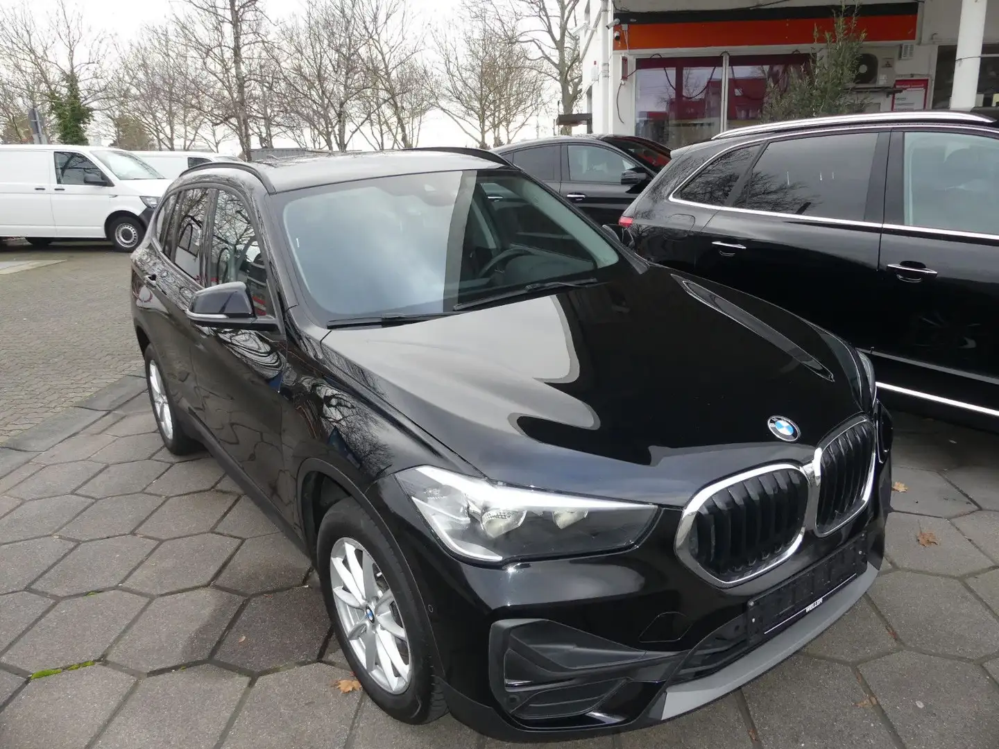 BMW X1 sDrive 18 d Advantage,Business,AHK,P.Assist Noir - 2