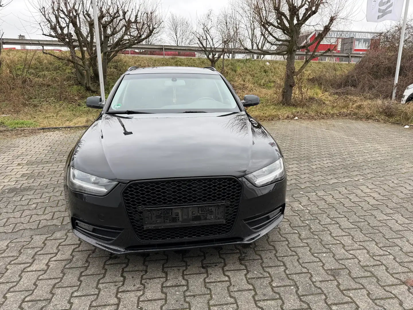 Audi A4 Ambition Schwarz - 2