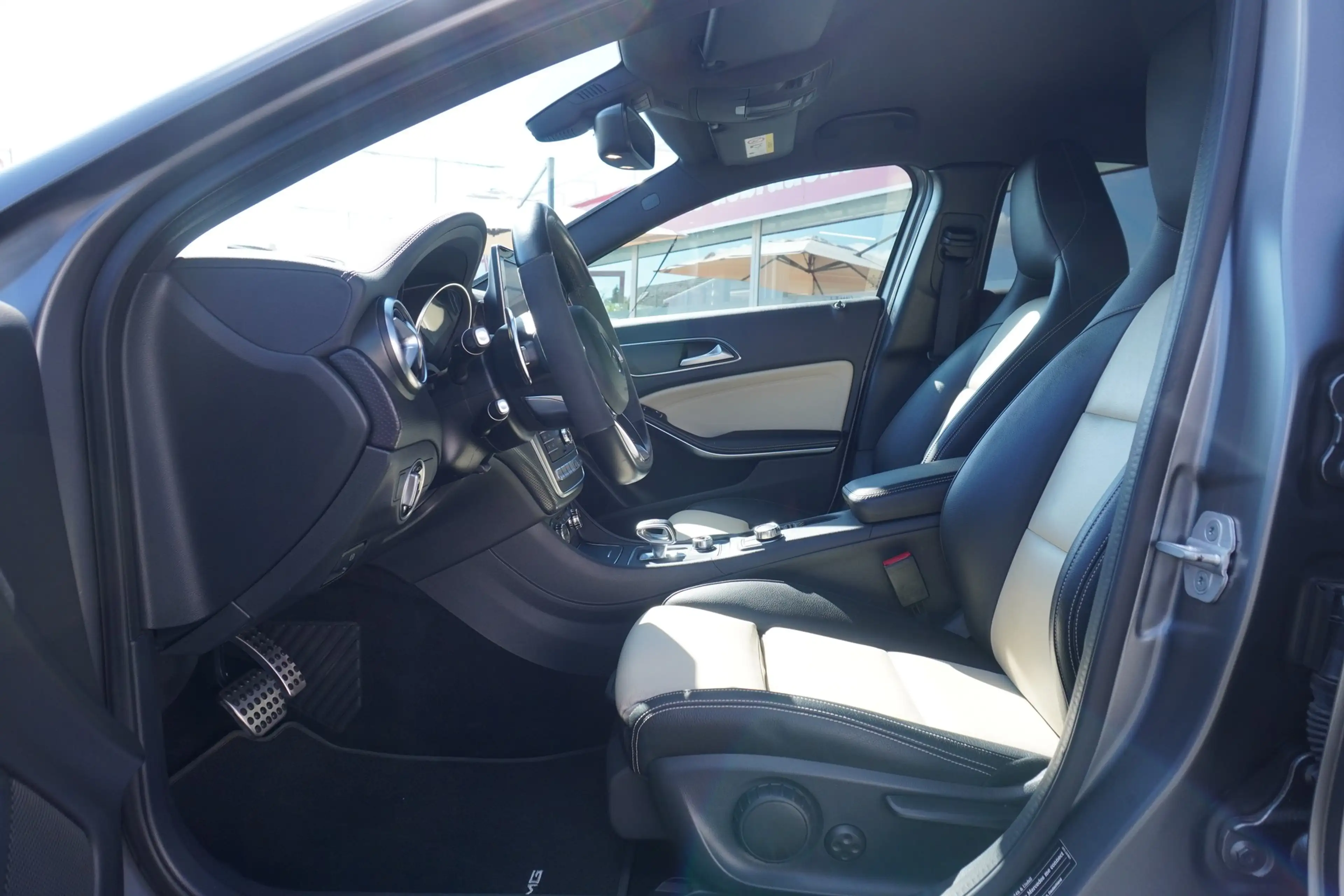 Mercedes-Benz A 45 AMG A45 AMG 4Matic LED Navi Sitzheizung HarmanKardon — photo 9