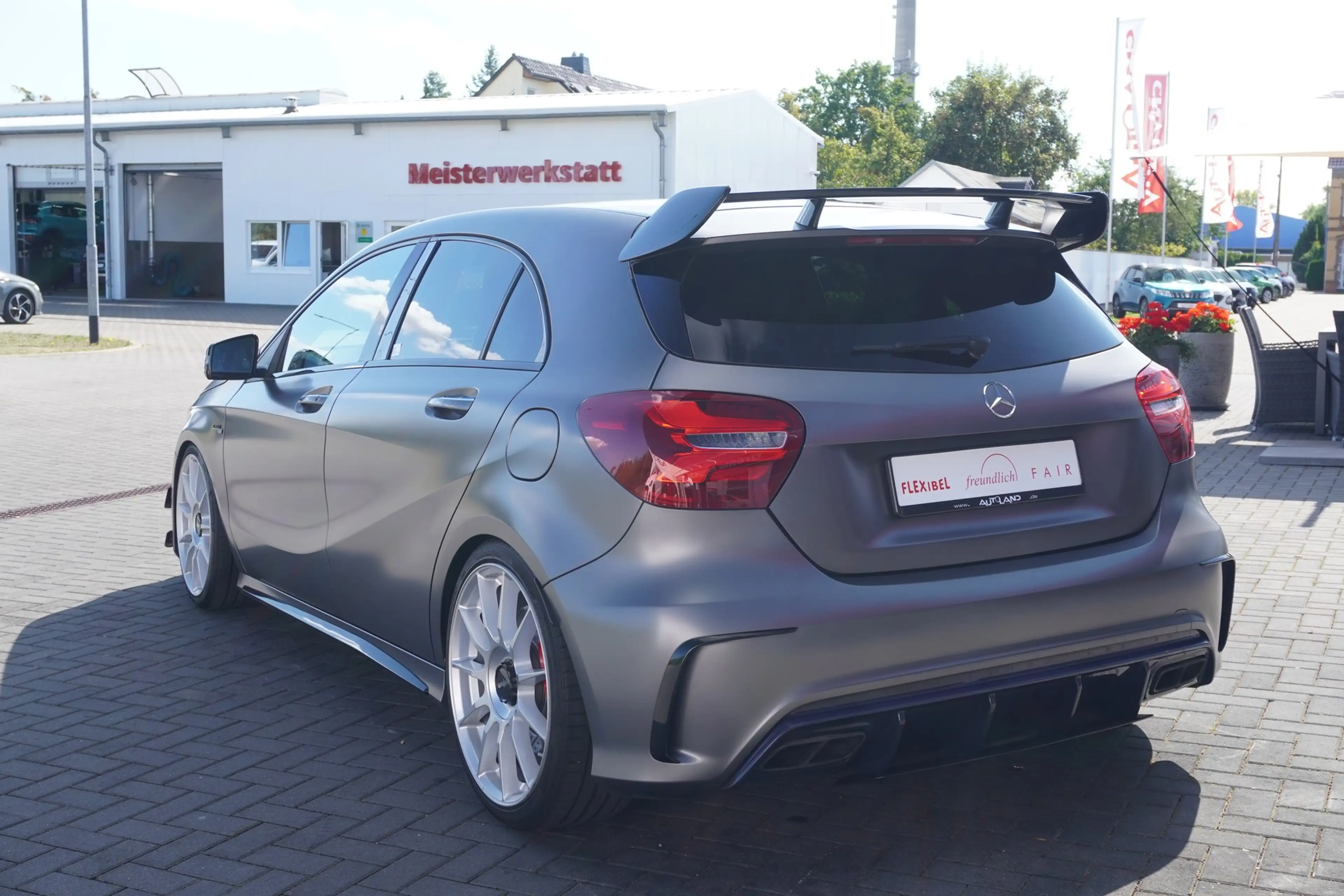 Mercedes-Benz A 45 AMG A45 AMG 4Matic LED Navi Sitzheizung HarmanKardon — photo 3