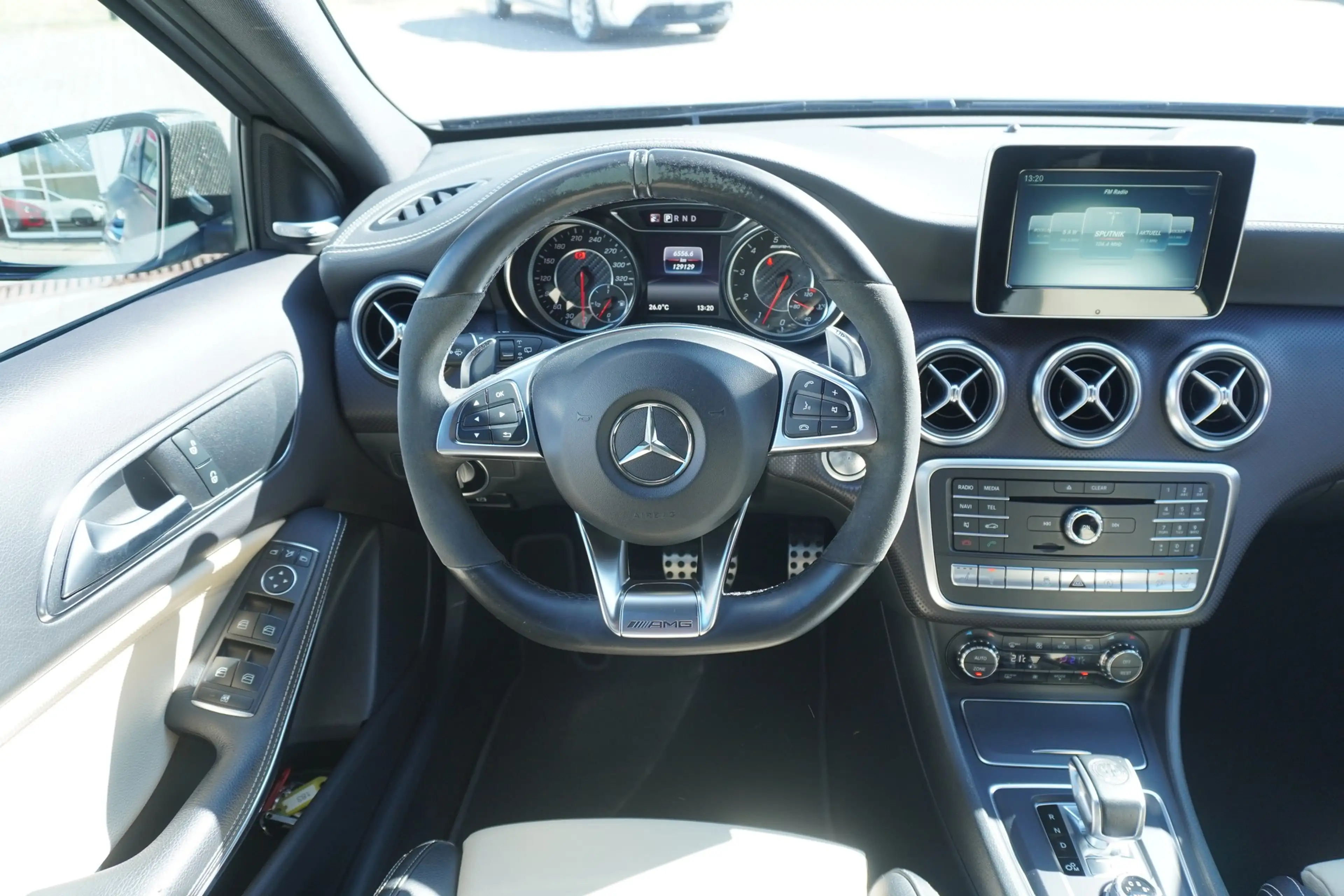 Mercedes-Benz A 45 AMG A45 AMG 4Matic LED Navi Sitzheizung HarmanKardon — photo 11