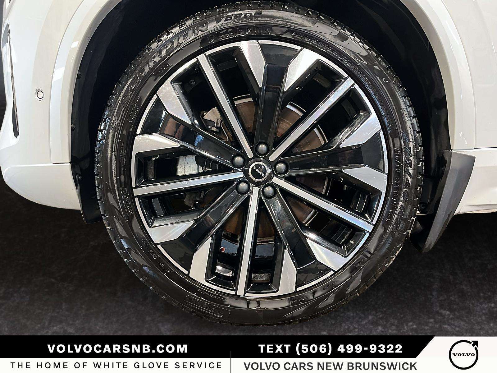 2026 Volvo XC90 B6 Ultra Bright Theme thumb 7