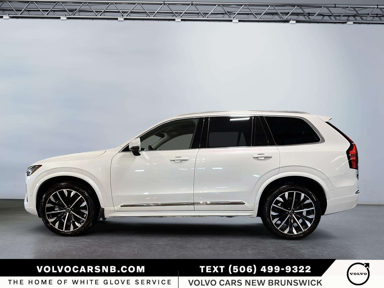 2026 Volvo XC90 B6 Ultra Bright Theme alt 5