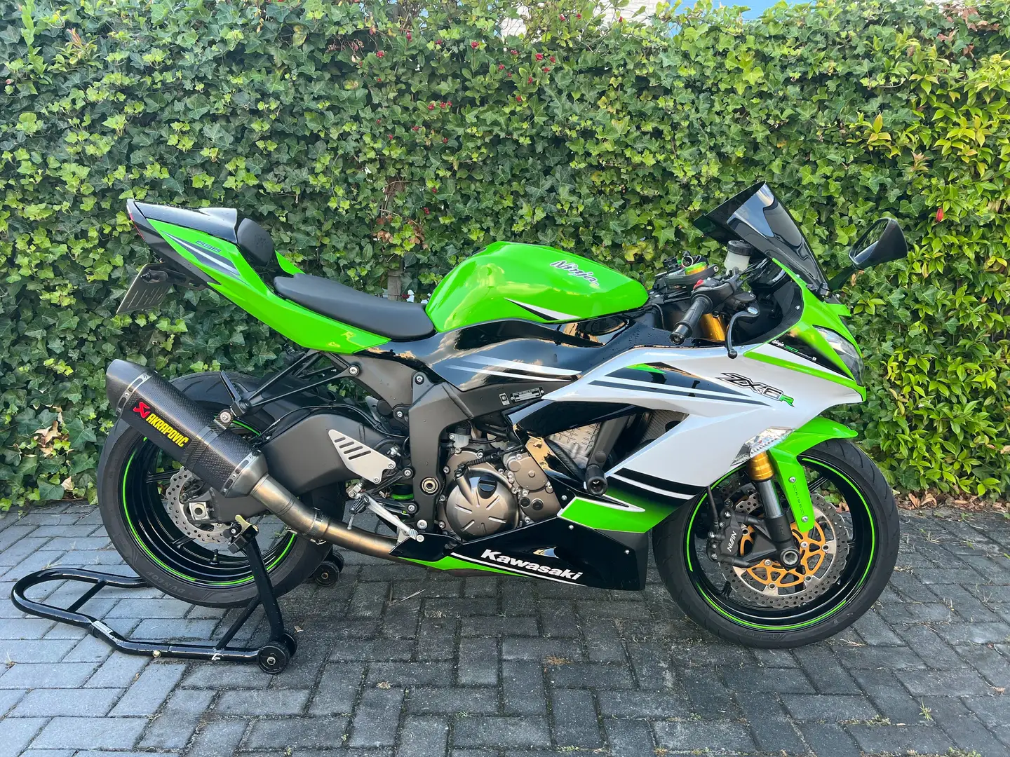 Kawasaki Ninja ZX-6R Kawasaki ZX-6R 30th Anniversary Edition - 1
