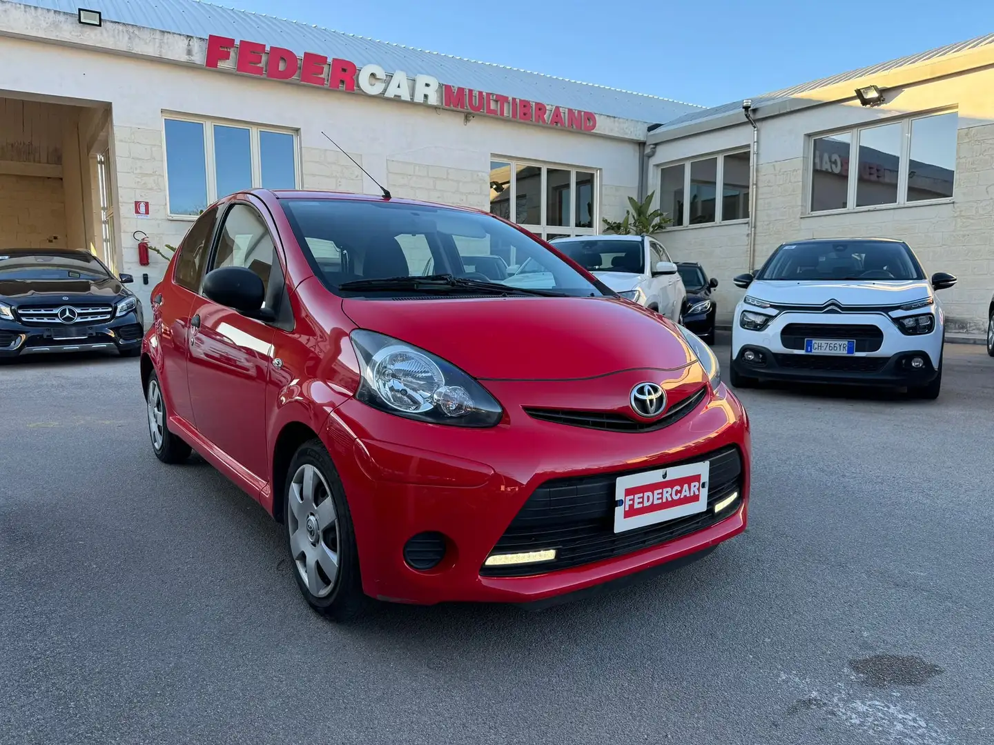 Toyota Aygo Aygo 5p 1.0 Active connect my14 Rouge - 1
