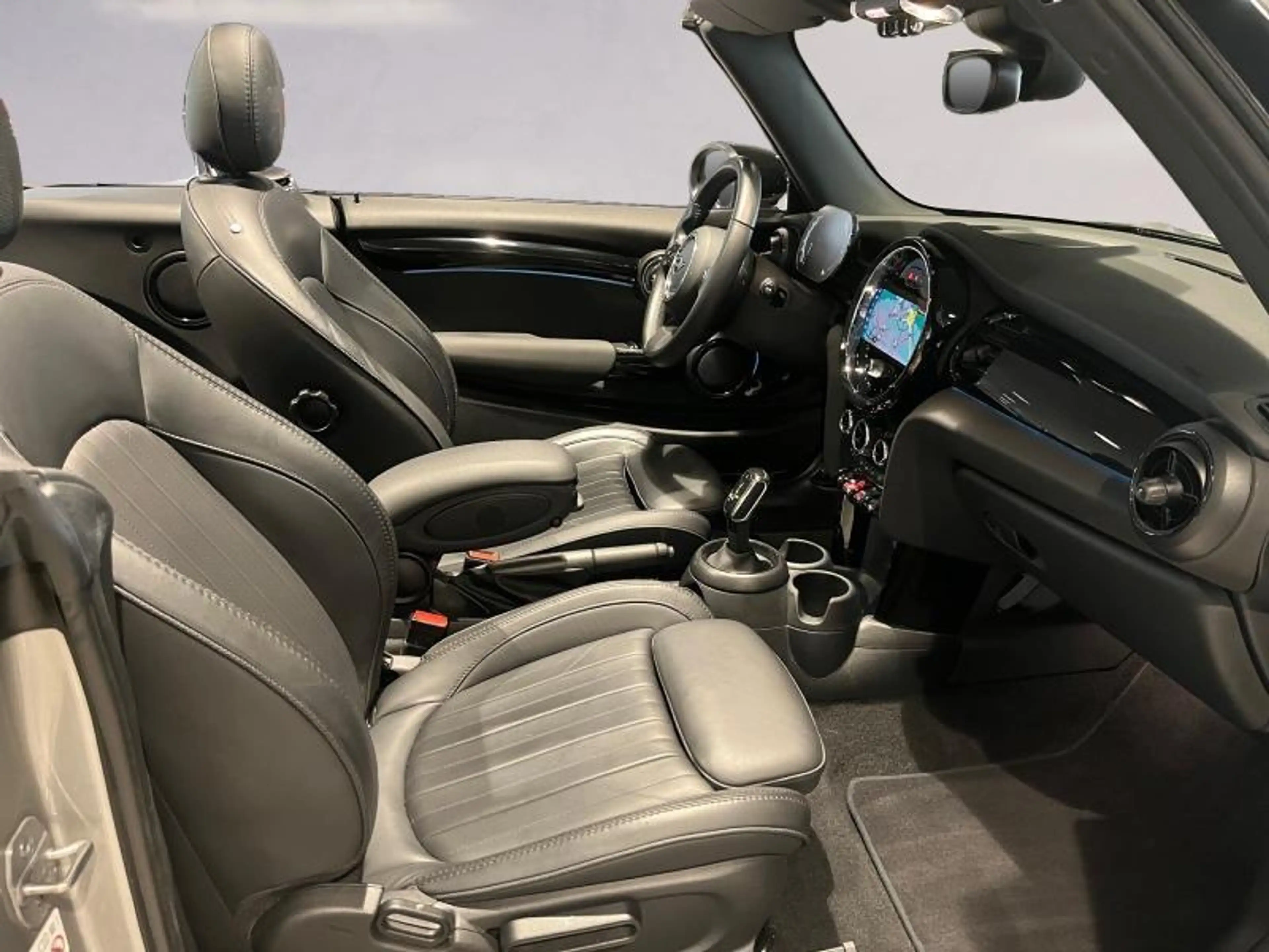 MINI Cooper Cabrio Mini Cooper Cabrio — photo 11