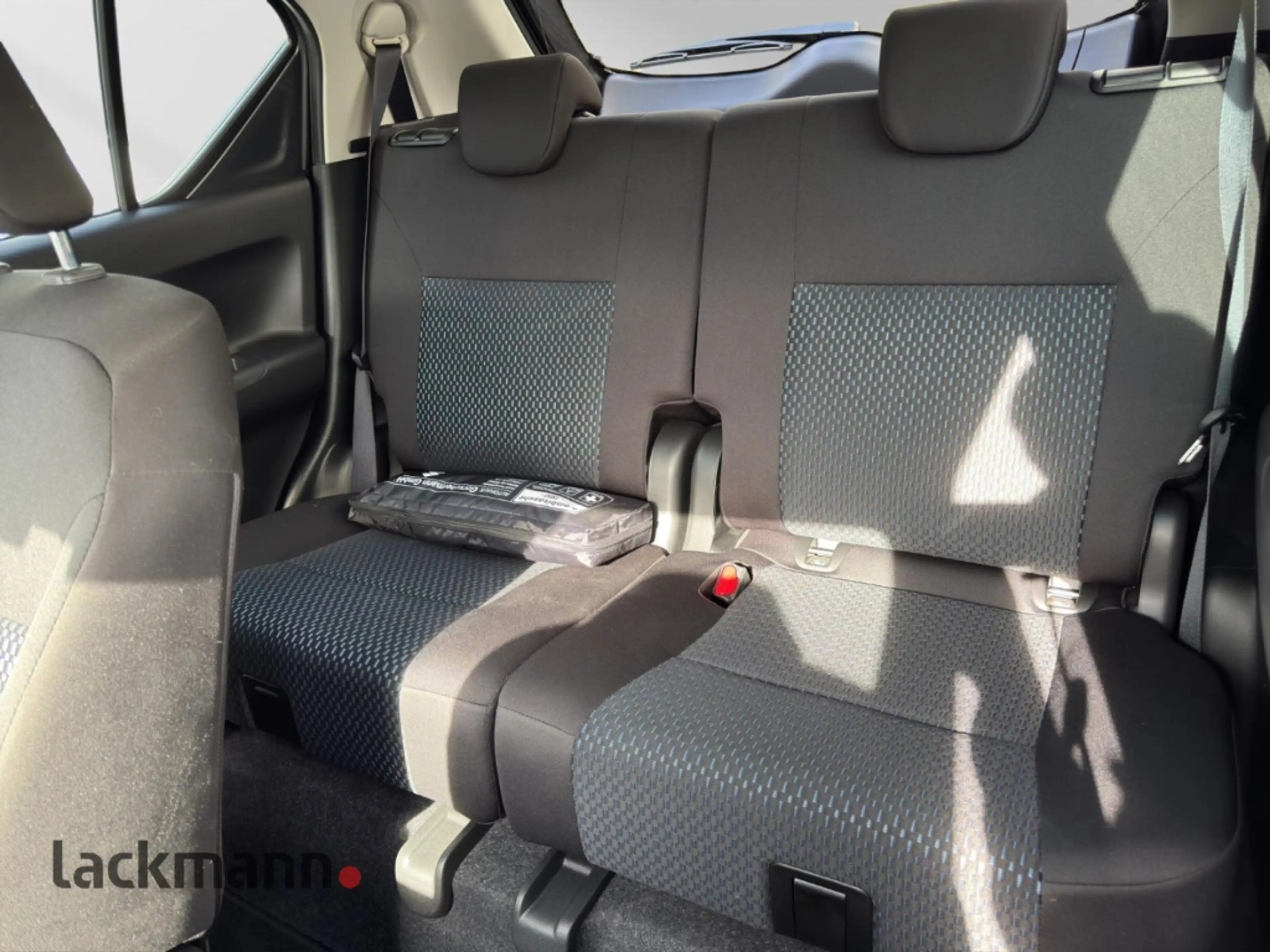 Suzuki Ignis 1.2 Hybrid Comfort+*Klima*NAVI*Alu*Kamera* — photo 10