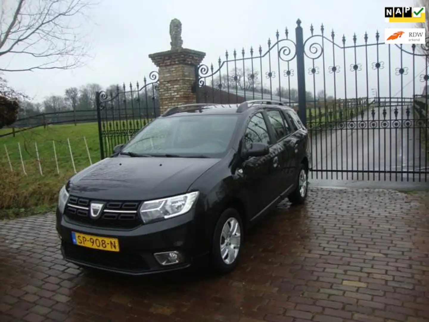 Dacia Logan MCV 0.9 TCe Laureate Schwarz - 1