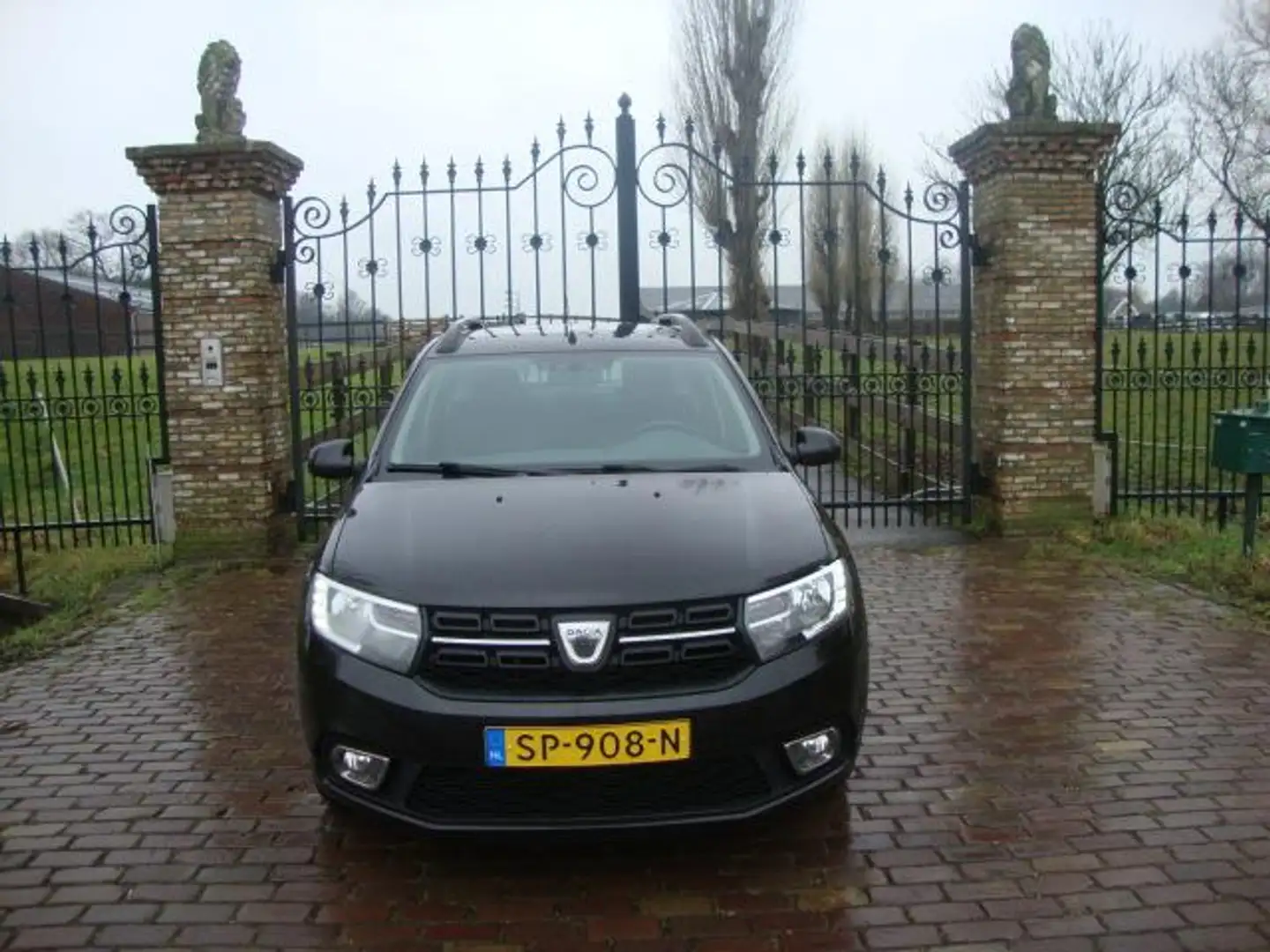 Dacia Logan MCV 0.9 TCe Laureate Schwarz - 2