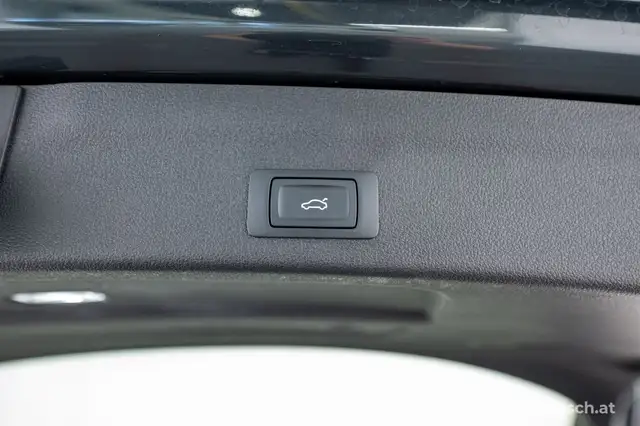 Audi A6 view 9