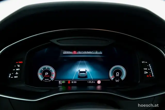 Audi A6 view 12