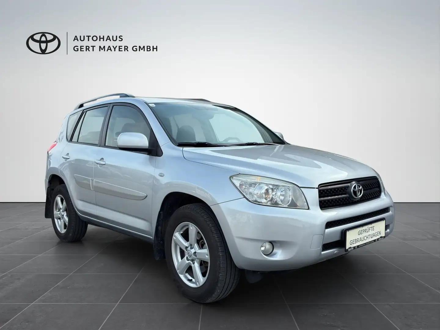 Toyota RAV4 Basis 4x4 Silber - 1
