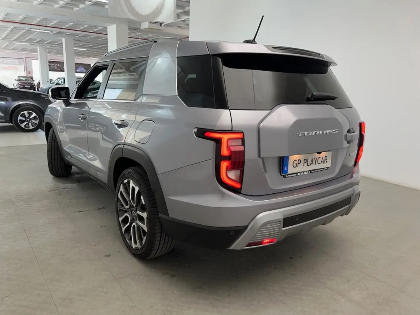 SsangYong Torres G15T Adventure 4x4 Aut. Gri - 2