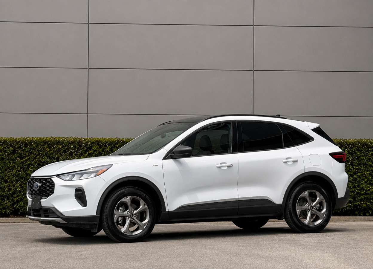 2025 Ford Escape LOW KMS | AWD | SAFETY FEATURES