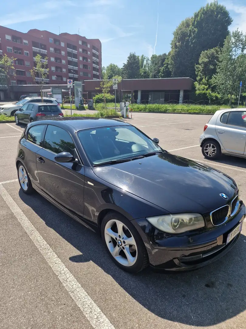 BMW 116 116i 5p Futura Nero - 1