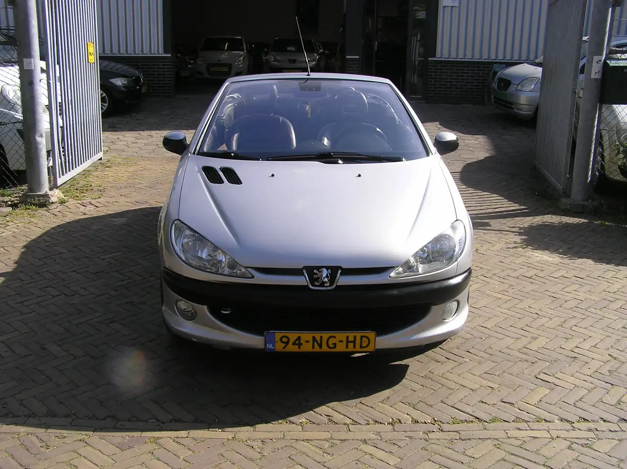 Peugeot 206 CC 2.0-16V 204 d km airco APK, foto 2
