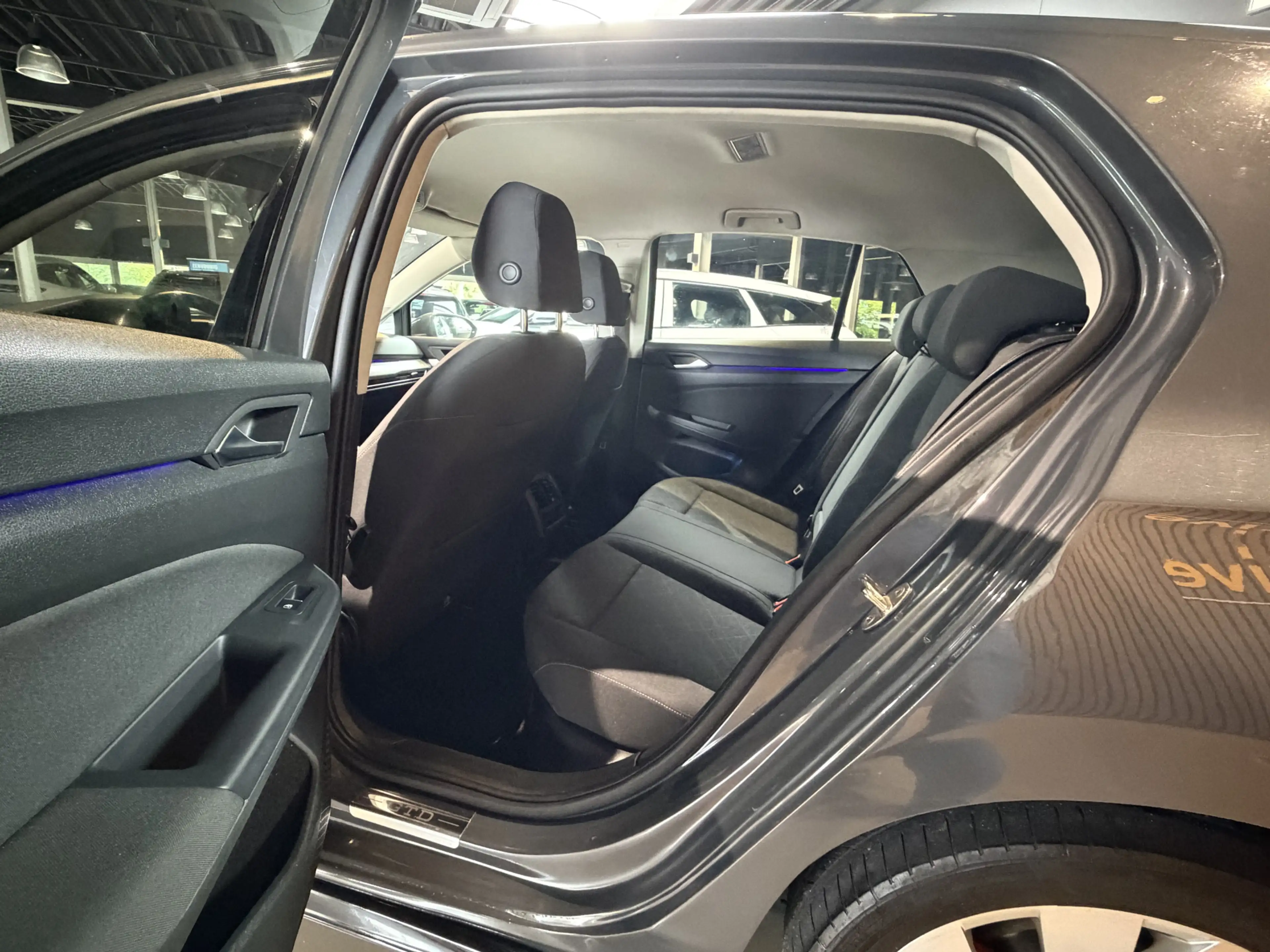 Volkswagen Golf 2.0 TDI Style AUTOMAAT | STOELVERWARMING | — photo 12