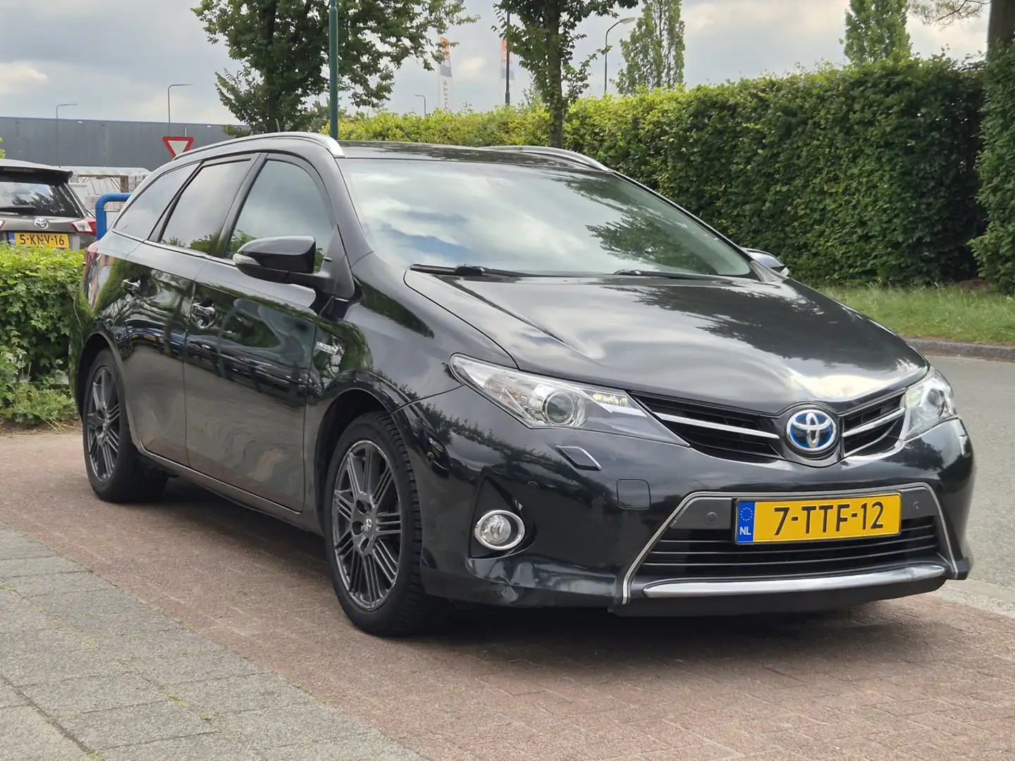 Toyota Auris Touring Sports 1.8 Hybrid Lease+ | Panoramadak Zwart - 1