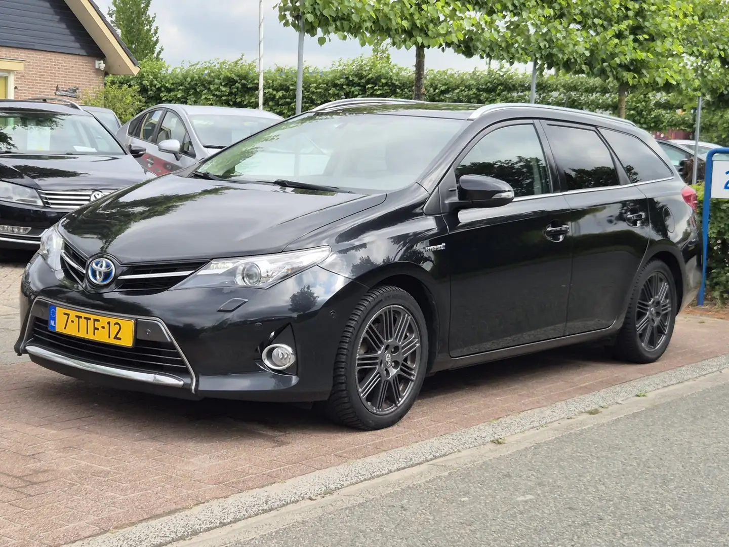 Toyota Auris Touring Sports 1.8 Hybrid Lease+ | Panoramadak Zwart - 2